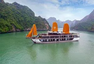 Ha Long Bay 